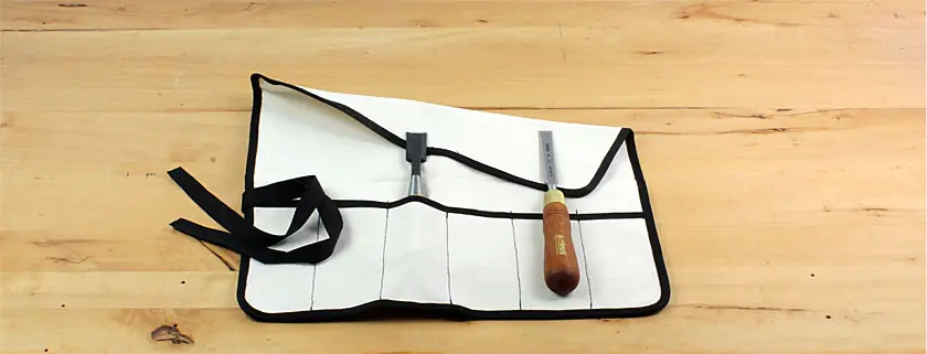 Trousse à outils roulante avec bandes pour attacher