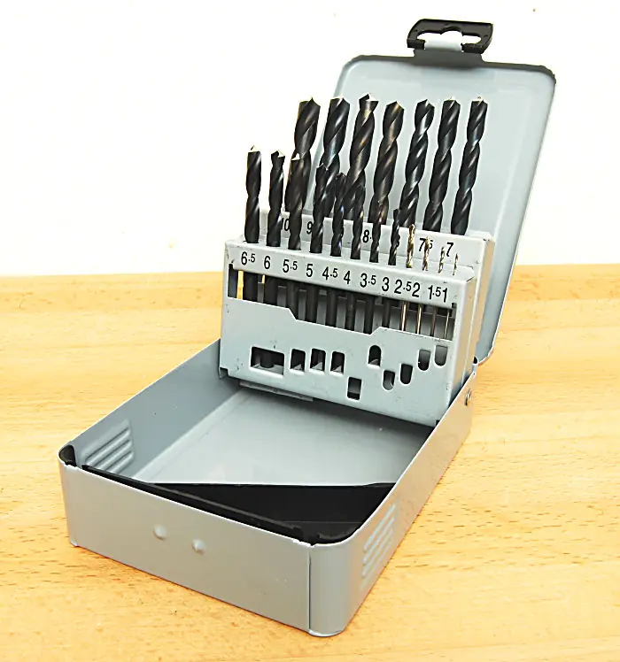 Jeu de Forets Hélicoïdaux 1.0 - 10.0 mm Progressif de 0.5 mm LOEHER 180/20 dans une Boîte en Plastique