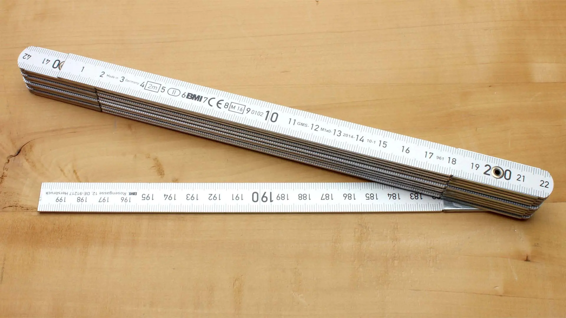 Règle Pliante en Aluminium 2m EC-Class 2 BMI