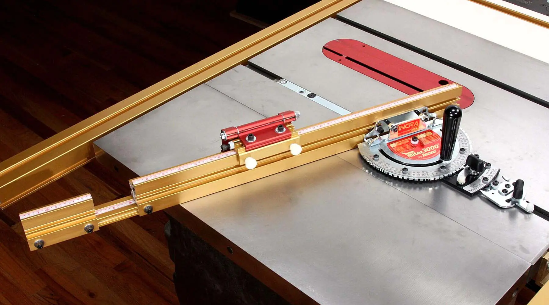 INCRA Calibre à Onglet 3000SE avec Rail de Guidage 27-49 po = 686-1244 mm avec Butée Coulissante et Guide Parallèle Télescopique
