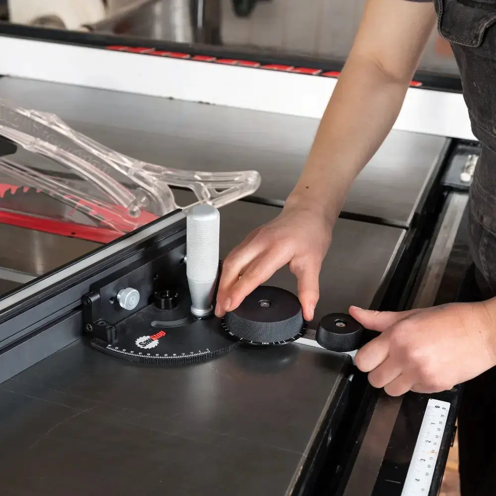 REVOLUTION équerre d'angle avec réglage fin SawStop