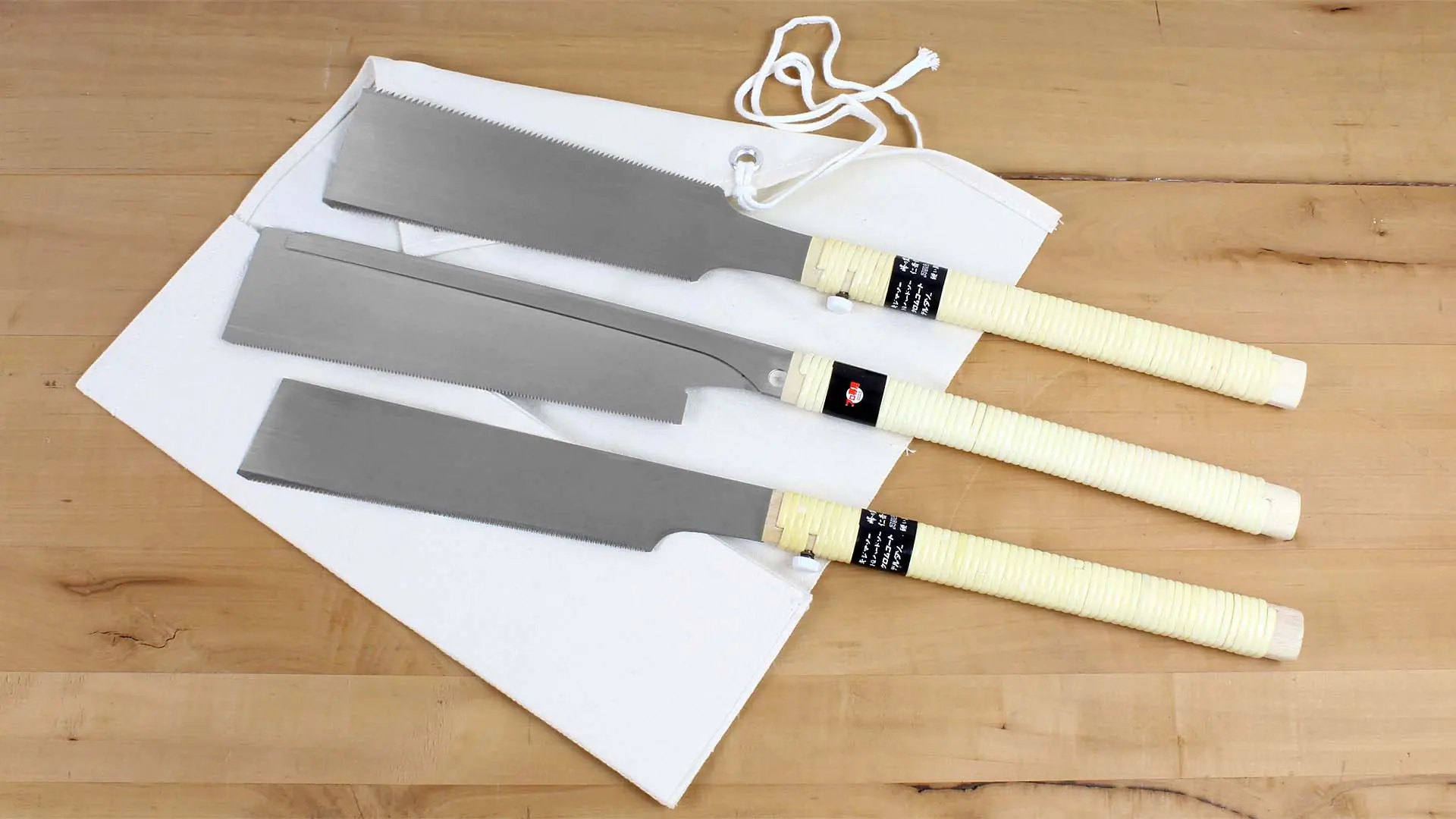 Ensemble de 3 Scies Japonaises KIJIMA Comprenant Ryoba  - Dozuki - Kataba  - Sac Ensemble de 3 Scies Japonaises KIJIMA Comprenant Ryoba  - Dozuki - Kataba  - Sac