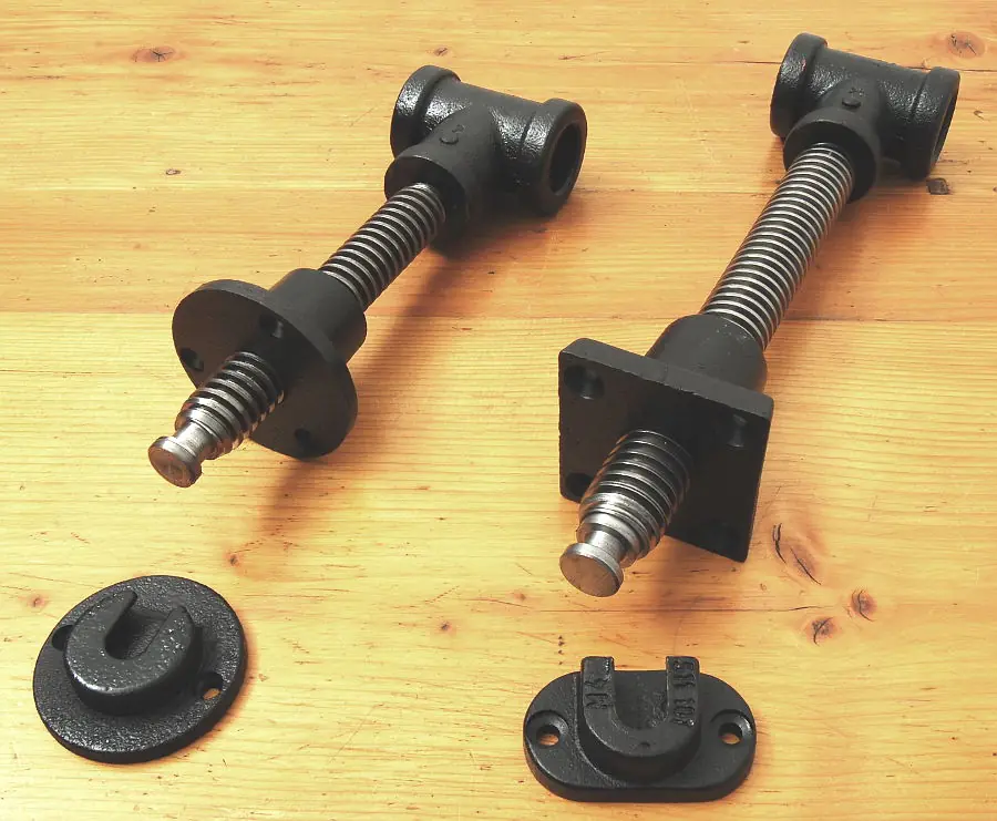 Vis d'Etabli Petite pour Étaux Avants Allemands et Scandinaves en Forme de L Filetage 24 x 5 mm