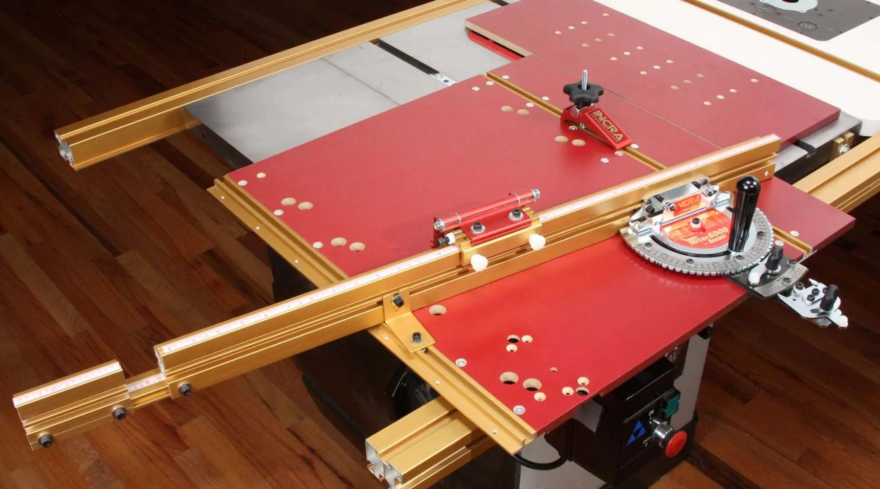 INCRA Calibre à Onglet 5000 avec Guide Parallèle Télescopique 1625 mm - Butée Incrémentée - 2 Panneaux Glissants en MDF - 2 Rails en T Version Métrique