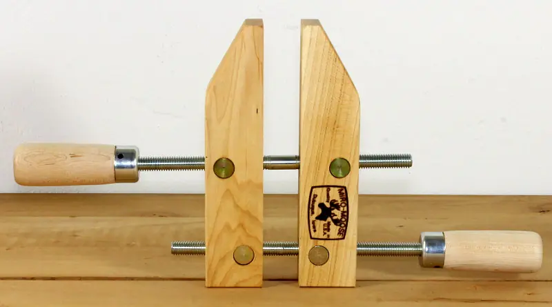 Serre-joint en bois à angle variable