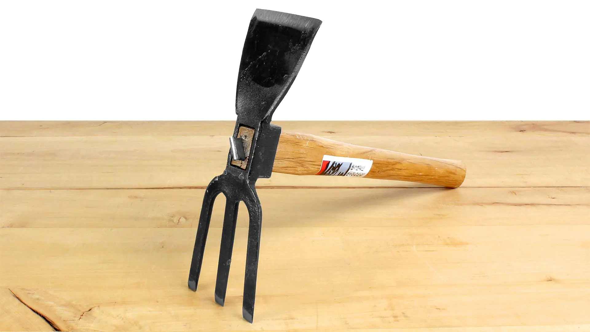 Petite Binette Japonaise à 3 Dents et Lame Large (Ikagata) Taille de la Tête 70 x 240 mm Manche 390 mm TSUKURU