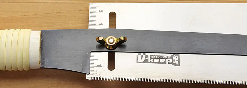 Scie Dozuki à Profondeur Réglable Longueur de la Lame 225 mm Profondeur de Coupe max 48 mm YOSHIWAKA Scie Dozuki à Profondeur Réglable Longueur de la Lame 225 mm Profondeur de Coupe max 48 mm YOSHIWAKA