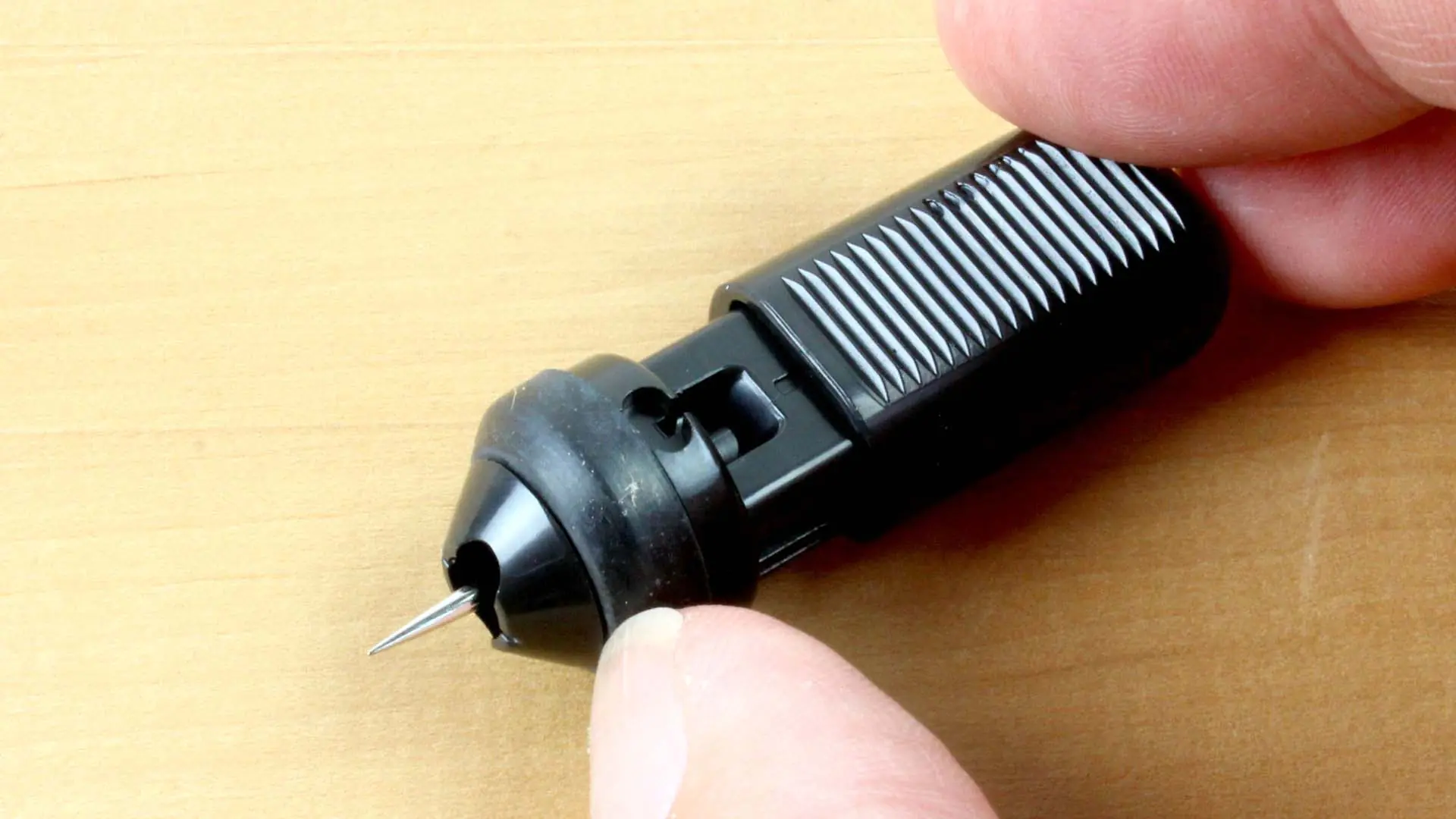 Ancrage de Sécurité pour Fils de Marquage à la Craie ou l'Encre avec Fonction de Rembobinage Automatique SHINWA Ancrage de Sécurité pour Fils de Marquage à la Craie ou l'Encre avec Fonction de Rembobinage Automatique SHINWA