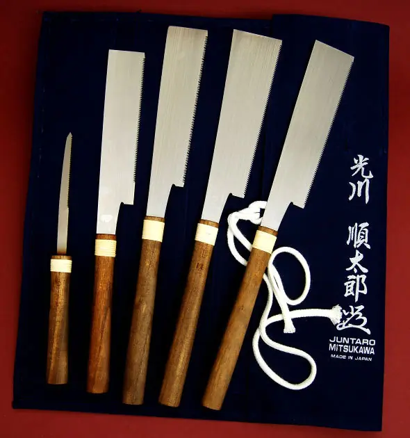 Ensemble de 5 Scies Série Craftsman par Maître Daizo Mitsukawa avec Rangement de Scie en Toile