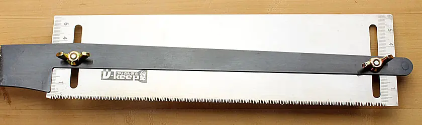 Scie Dozuki à Profondeur Réglable Longueur de la Lame 225 mm Profondeur de Coupe max 48 mm YOSHIWAKA Scie Dozuki à Profondeur Réglable Longueur de la Lame 225 mm Profondeur de Coupe max 48 mm YOSHIWAKA