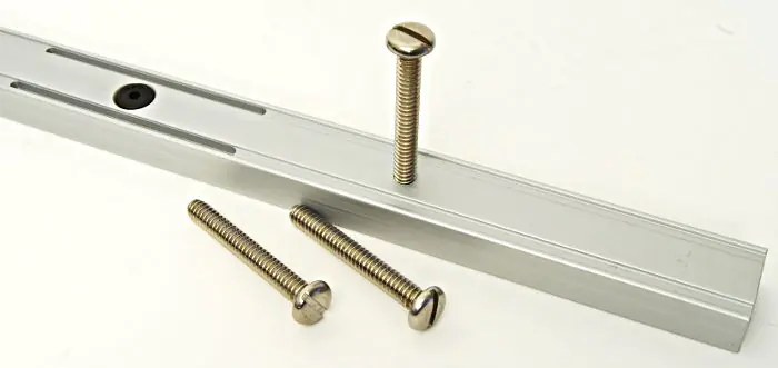 Vis à Tête Cylindrique Fendue 10-24 UNC x 1-1/2 po