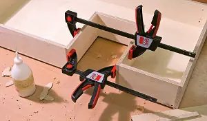 Serre-Joint d'Action Rapide à Une Main EZS Ouverture 150 mm BESSEY Serre-Joint d'Action Rapide à Une Main EZS Ouverture 150 mm BESSEY