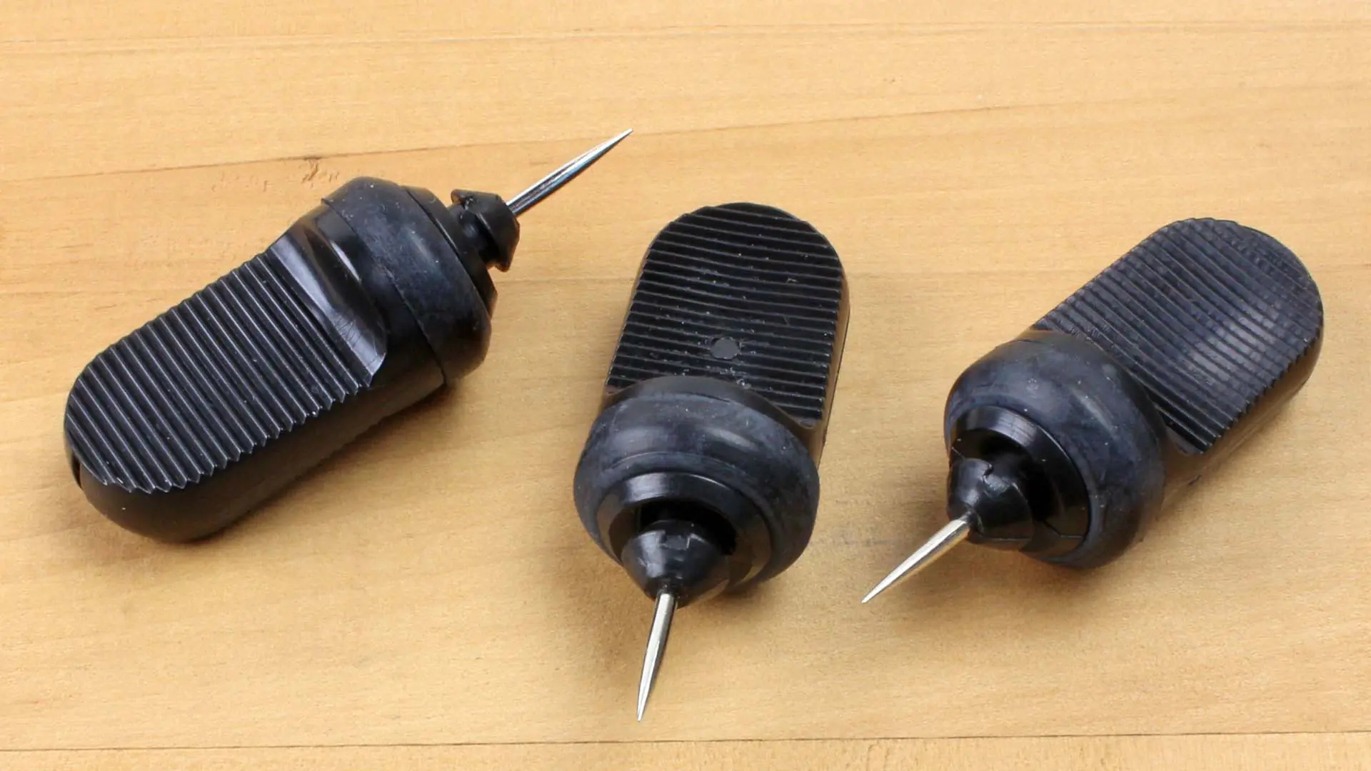Lot de 3 Mini Pointes d'Ancrage Noires pour Fils de Marquage à la Craie ou l'Encre SHINWA
