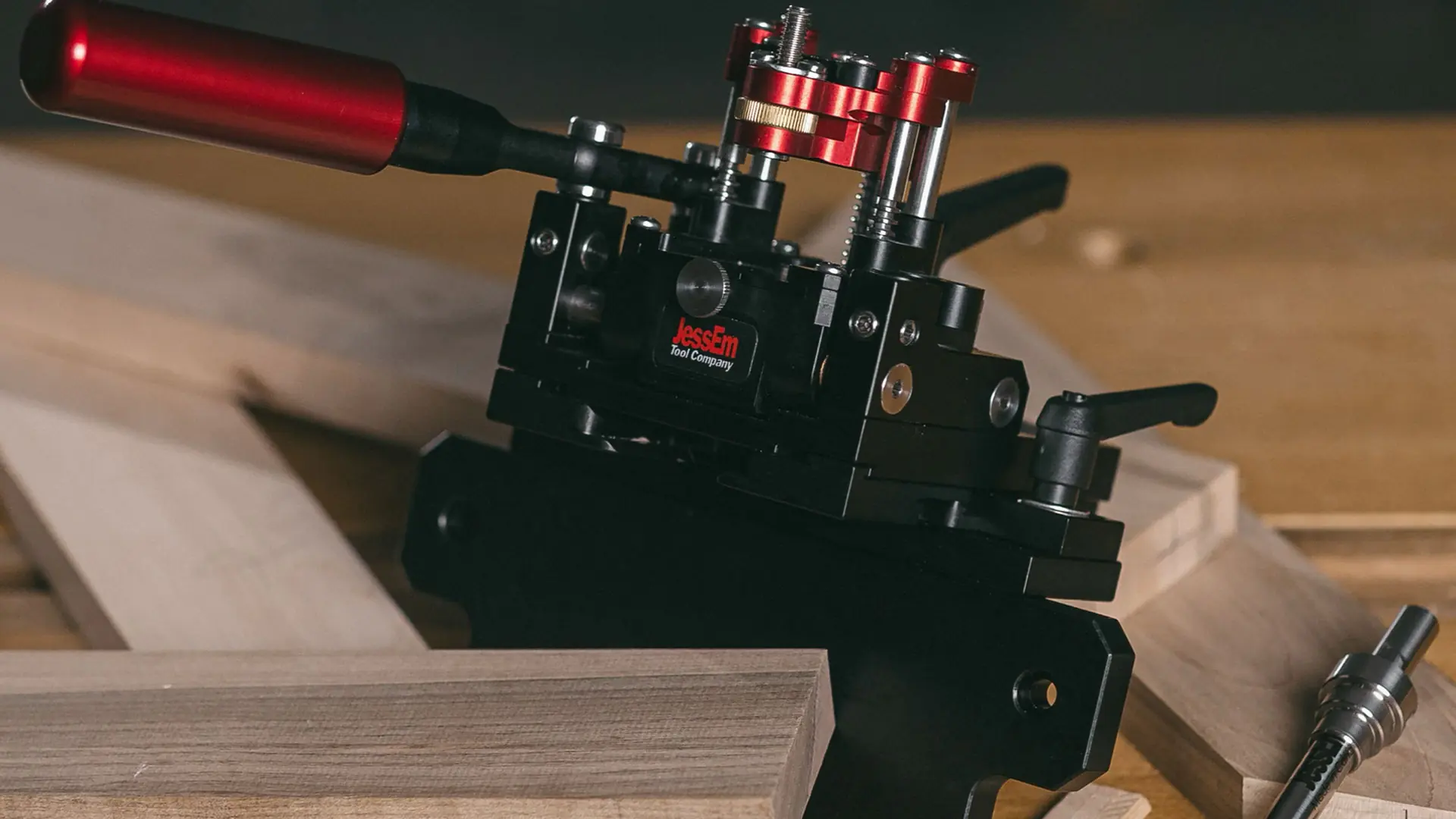 Pocket Mill Pro avec poste de travail en bouleau baltique JESSEM Pocket Mill Pro avec poste de travail en bouleau baltique JESSEM