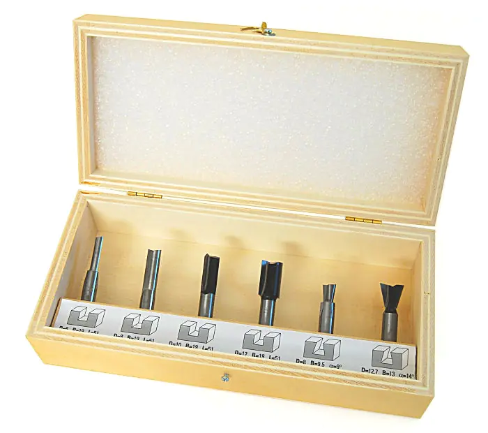 Ensemble de 6 Fraises (Coffret Mixte 1) dans une Boîte en Bois Contenant: Fraises Droites 6-8-10-12 mm et Fraises à Queue D'Aronde 8mm/9° et 12.7mm/14° KLEIN