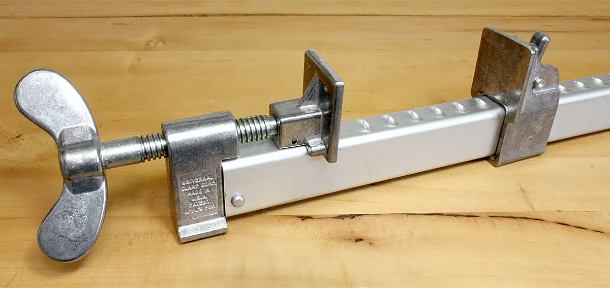 Barre de Serrage en Aluminium Ouverture 600 mm (24 pouces) DUBUQUE Barre de Serrage en Aluminium Ouverture 600 mm (24 pouces) DUBUQUE