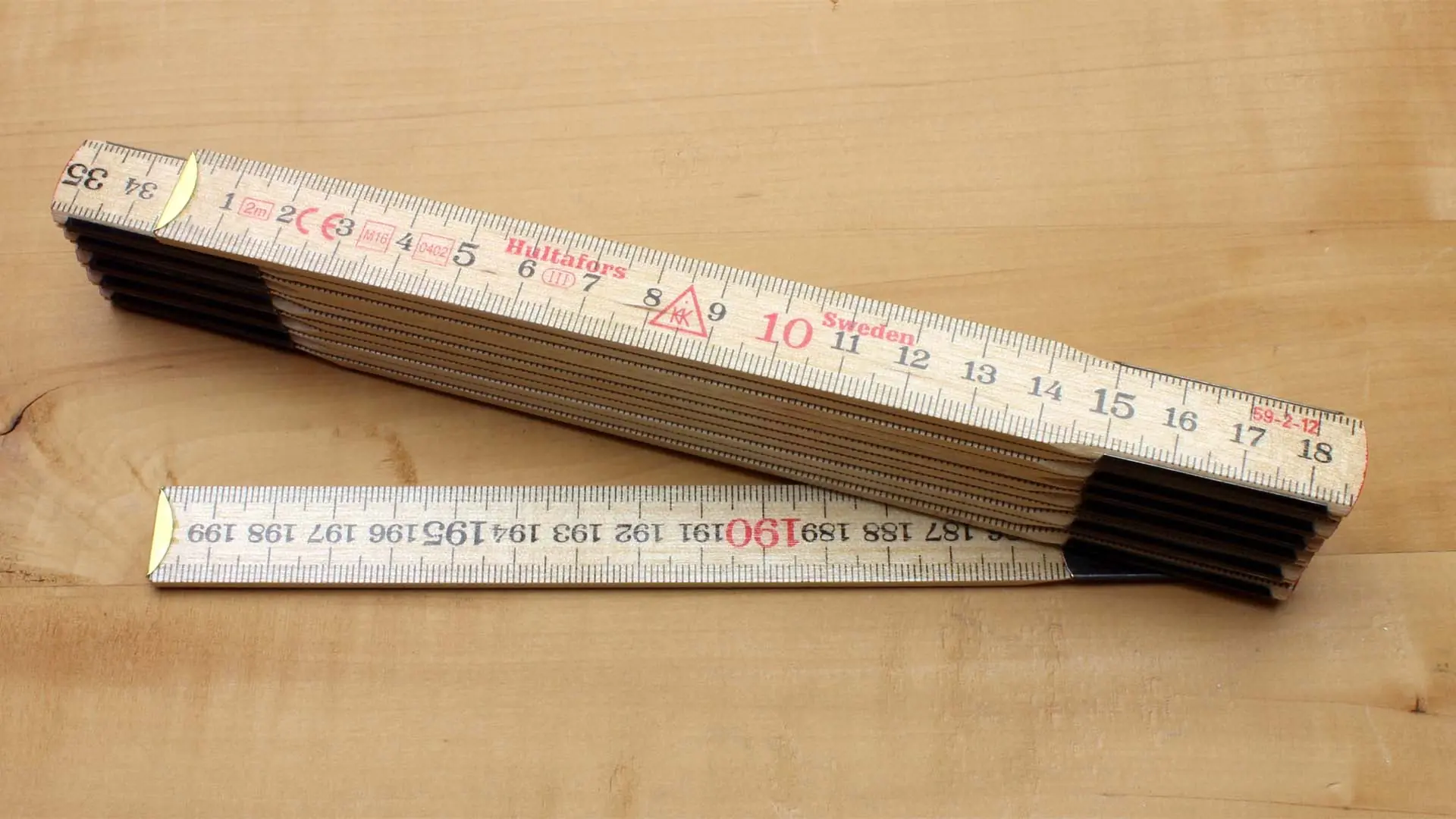 Règle Pliante Suédoise 2m 12 Segments HULTAFORS